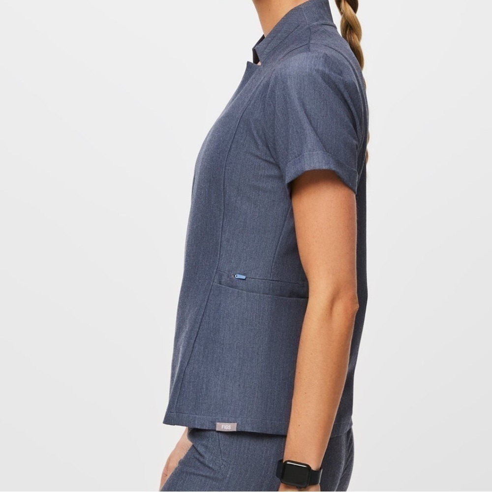 Figs Inala Slim Scrub Top
New in package
CORE STYLE
FIONX T - Picture 9 of 13